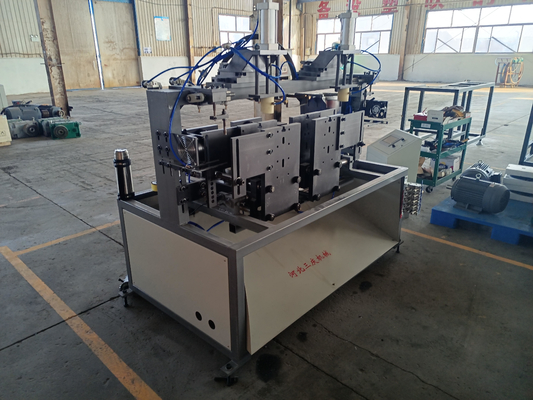 Middle Sized Reciprocating LDPE Plastic Blow Molding Machine Automatic