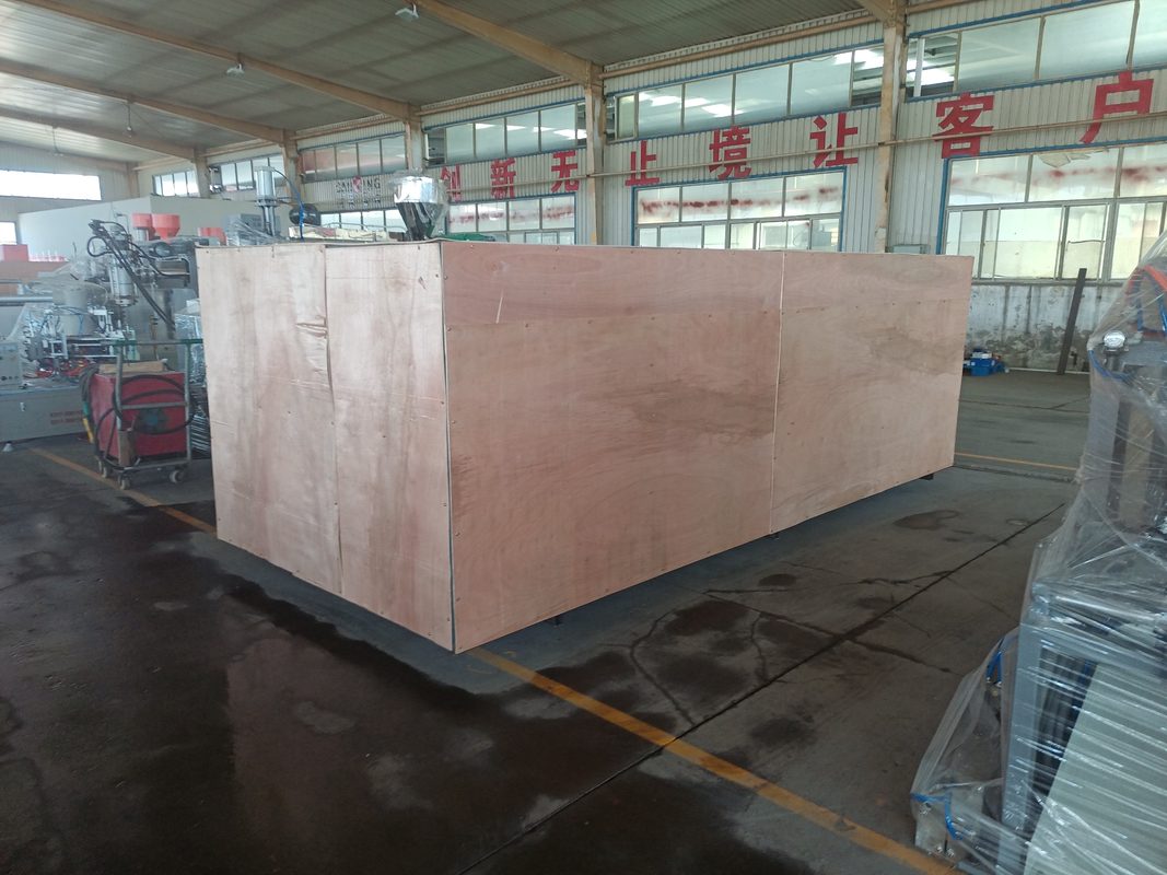 Wooden Cases Auxiliary Extrusion Blow Molding Machine Parts For Export Machines